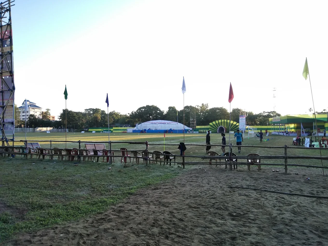 Chowkidingee Field thumb 2