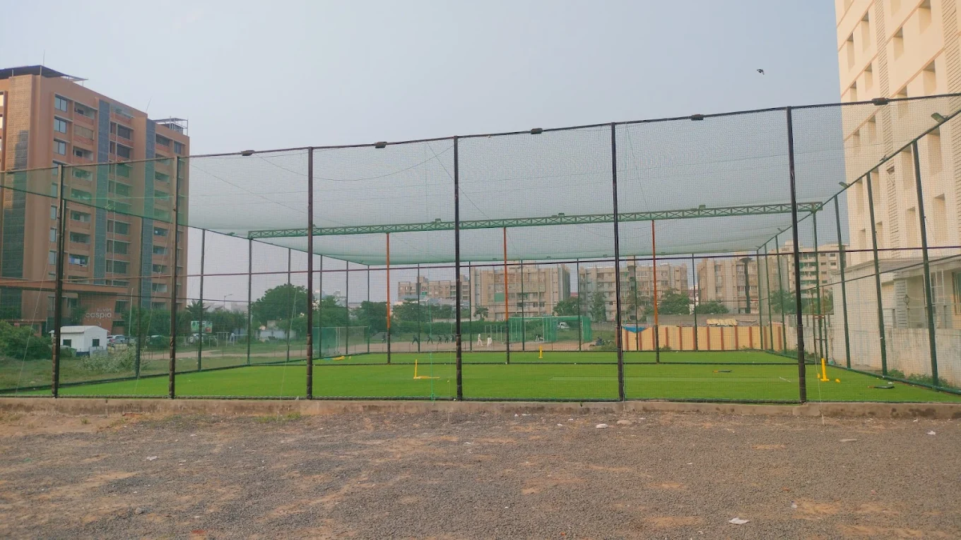 Nikol Box Cricket thumb 2