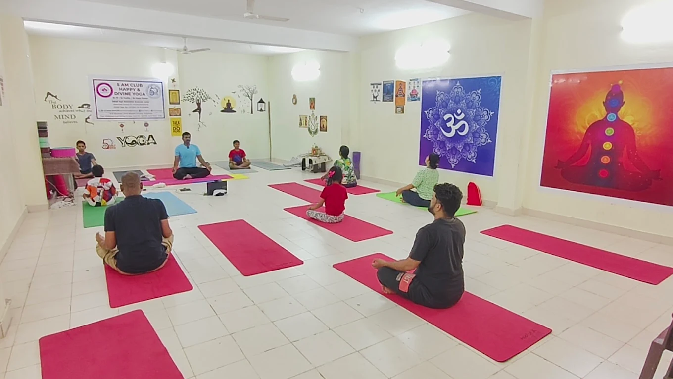 5 AM CLUB HAPPY & DIVINE YOGA photo 2