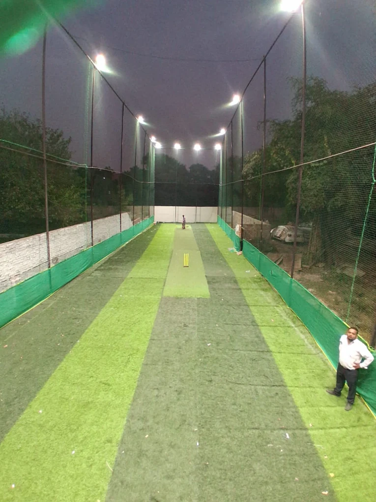 Colors Box Cricket thumb 5